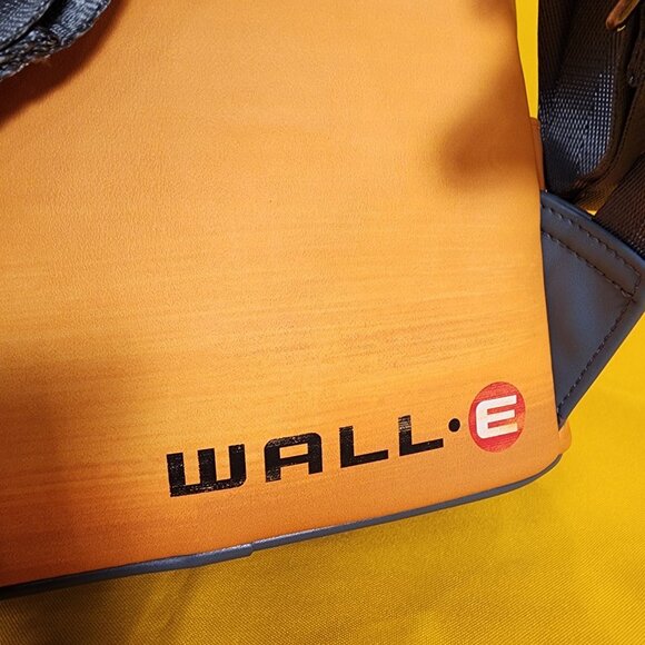 Loungefly Disney Pixar WALL-E Figural WALL-E with Trash Mini Backpack NEW - Picture 8 of 13